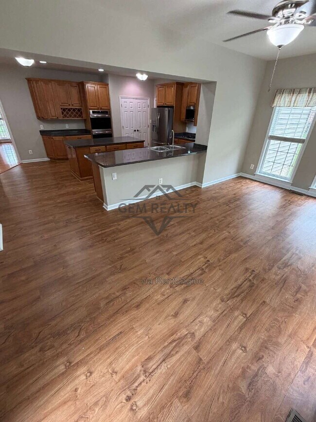 Building Photo - 10410 Silver Creek Ct