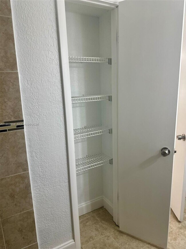 Building Photo - 10581 SW 155th Ct