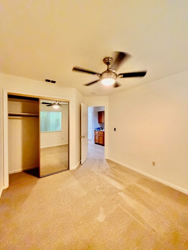 Building Photo - 5663 Montclair Cir