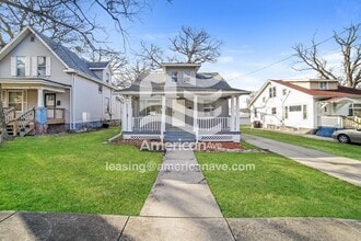 Building Photo - 1214 E Corrington Ave