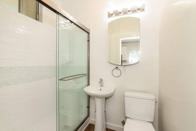 Building Photo - Beautifully Renovated Berkeley Unit!