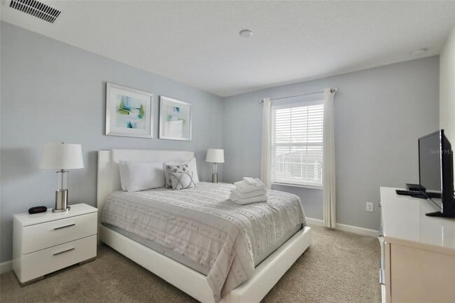 Building Photo - 9063 Dogleg Dr