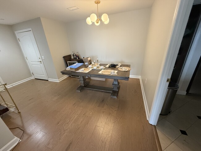 Dining room - 195 14th St NE