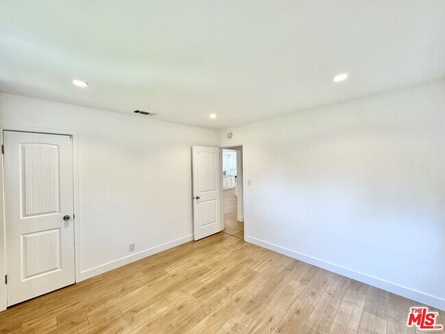 Building Photo - 5937 Ranchito Ave