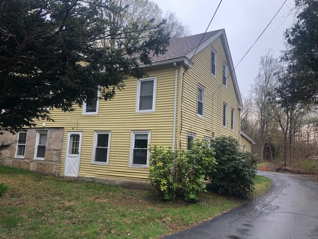 Building Photo - 42 Fisher Hill Rd