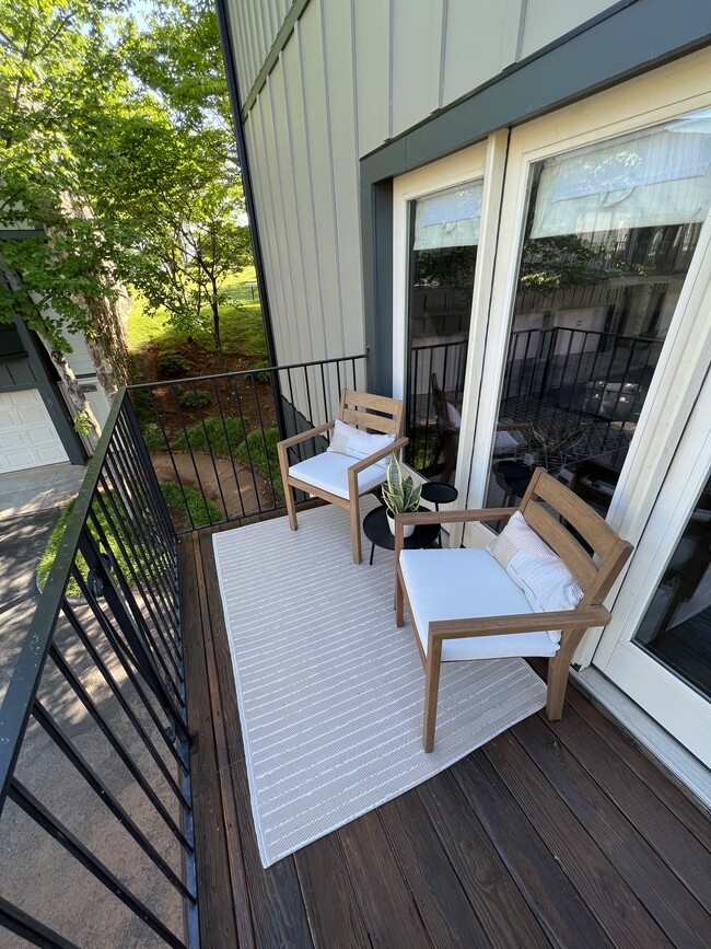 Building Photo - 1810 Cherokee Bluff Dr