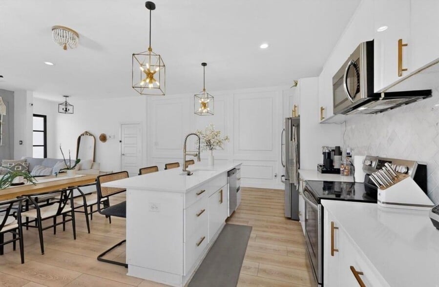 Building Photo - 3889 Sam Cir