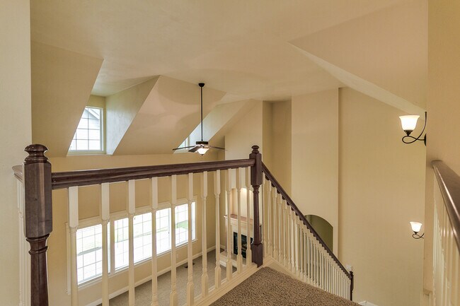 Building Photo - Beautiful 4-Bedroom, 3-Bath Home With Central Heat & A/C!