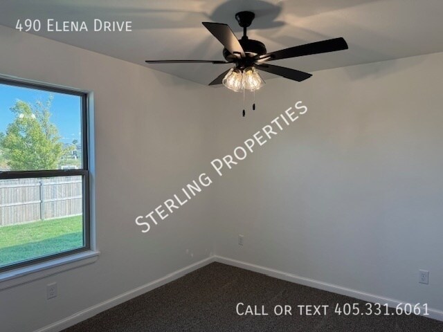 Building Photo - 490 Elena Dr