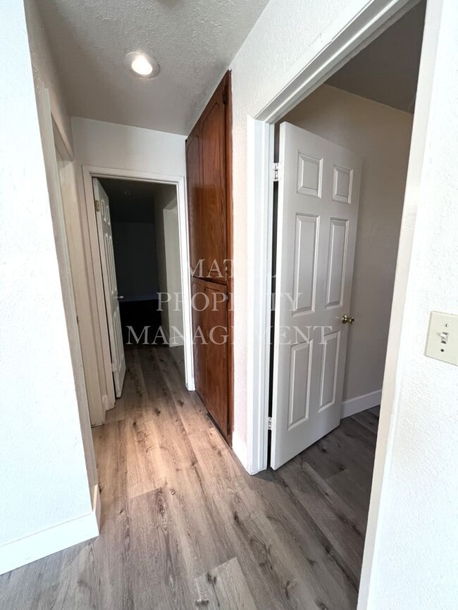 Building Photo - 509 Pirinen Ln