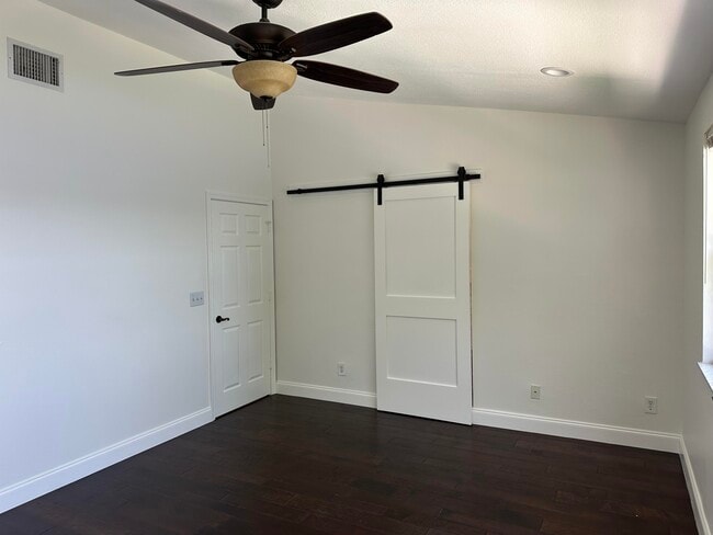 Building Photo - 5220 NW 53rd Ave