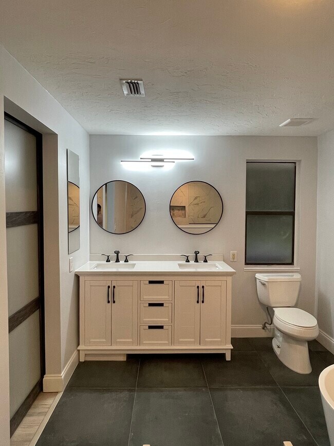 Building Photo - 27989 Lance Dr