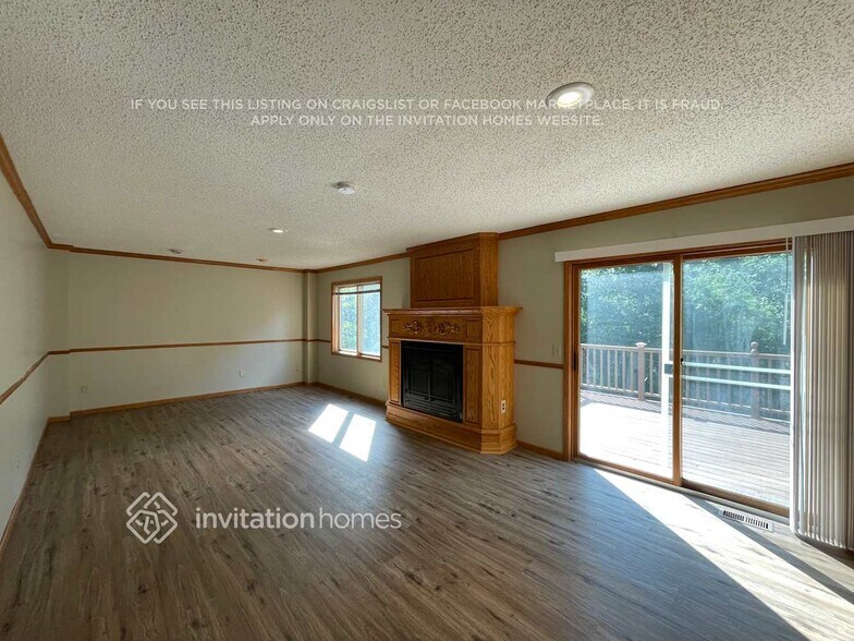 Building Photo - 13470 Dellwood Way