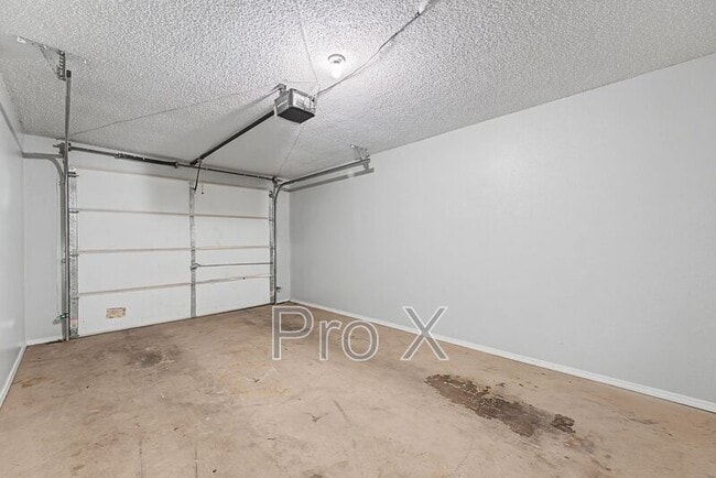 Building Photo - 3403 SW Victoria Pl