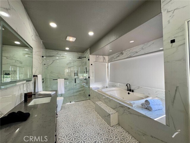 Building Photo - 21215 Escondido St