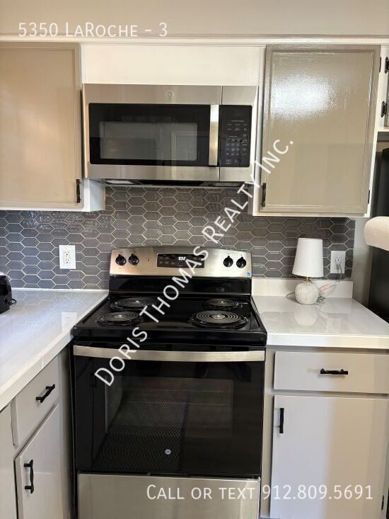 Building Photo - 5350 LaRoche-3