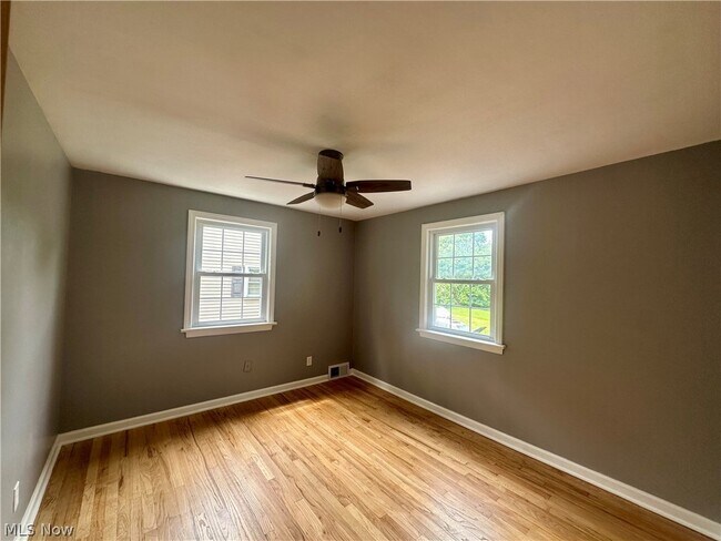 Building Photo - 2992 Eldora Dr