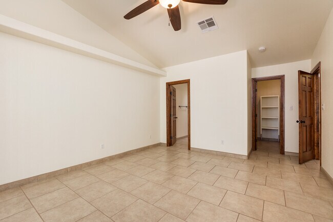 Master bed - 2365 Saturn Cir