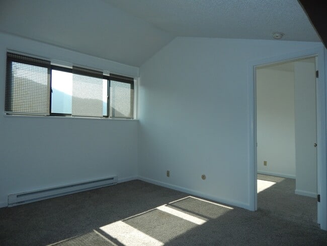 Building Photo - 355 W Deloney Ave