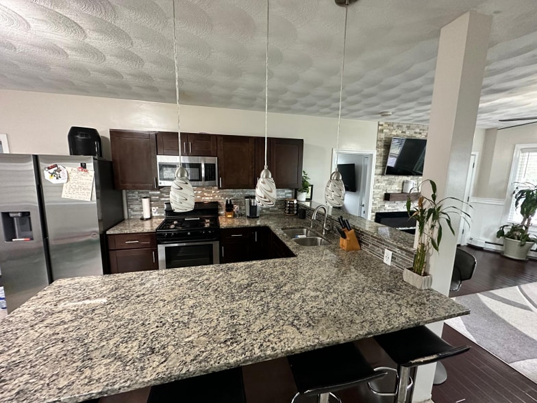 Building Photo - 8. Seymour Ave