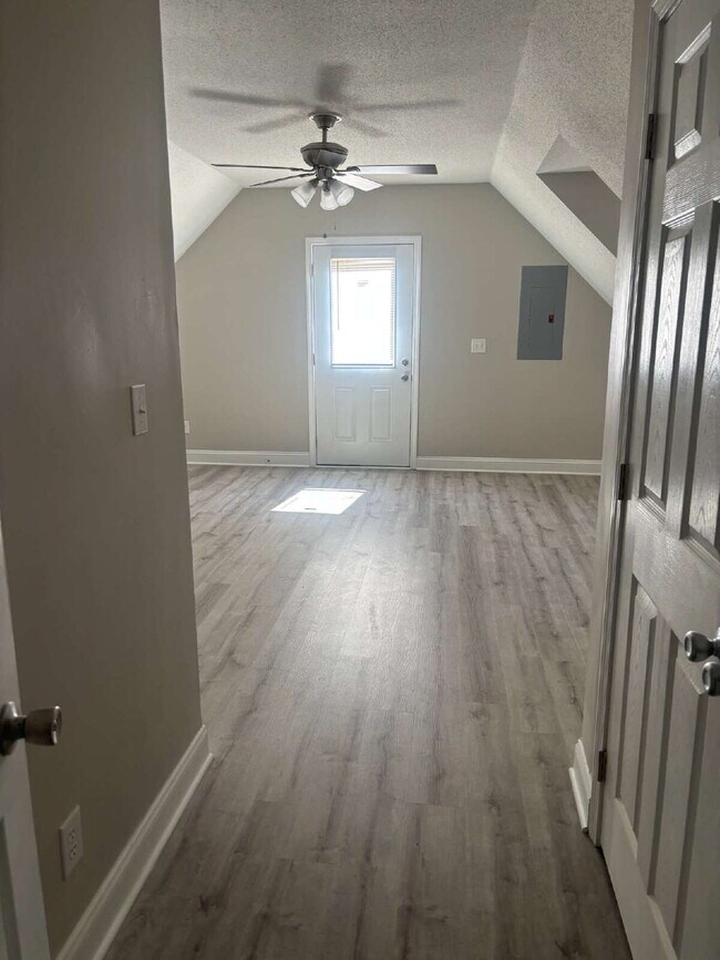 Building Photo - UNIQUE !  3-Bed Home with Scenic Views in ...