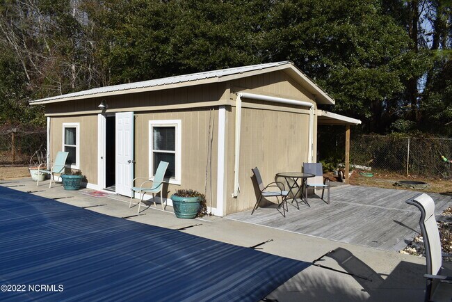 Building Photo - 384 Hamilton Dr SE