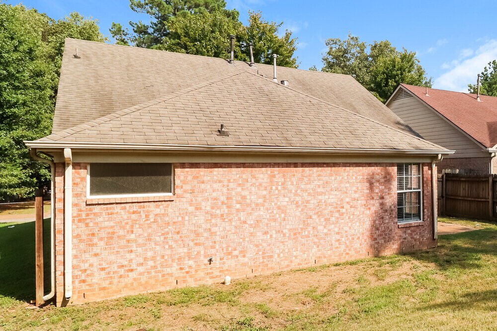Building Photo - 1225 Bridgewater Rd