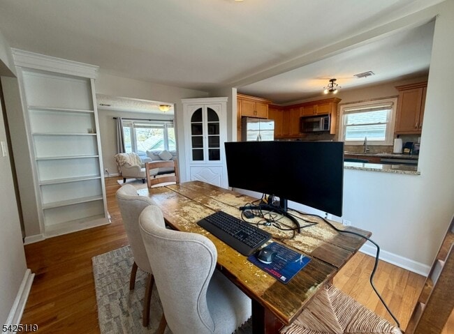 Building Photo - 58 Yale St