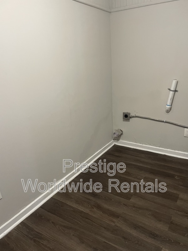 Building Photo - 1034 Brooks Rd