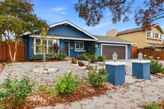 Primary Photo - Beautiful Remodeled 3-Bedroom 2-Bathroom S...