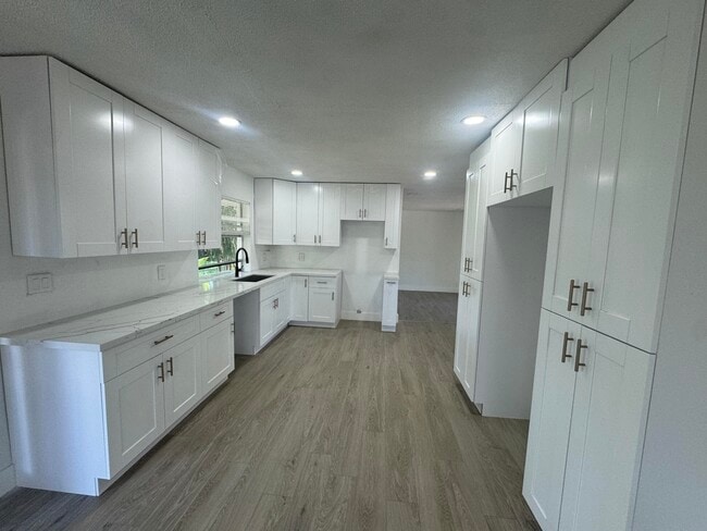 Building Photo - 6260 SW 6th St