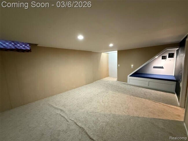 Building Photo - 44585 N Bunker Hill Dr