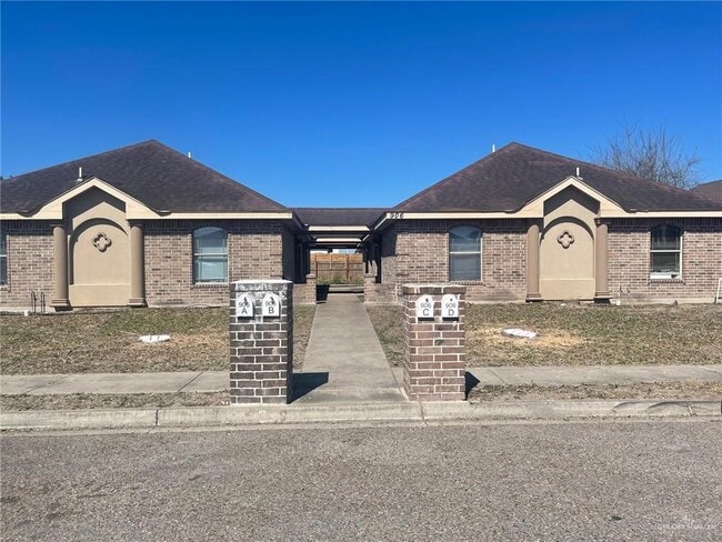 Primary Photo - 12 W Emerald Dr
