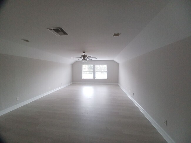 Building Photo - 12214 Country Day Cir