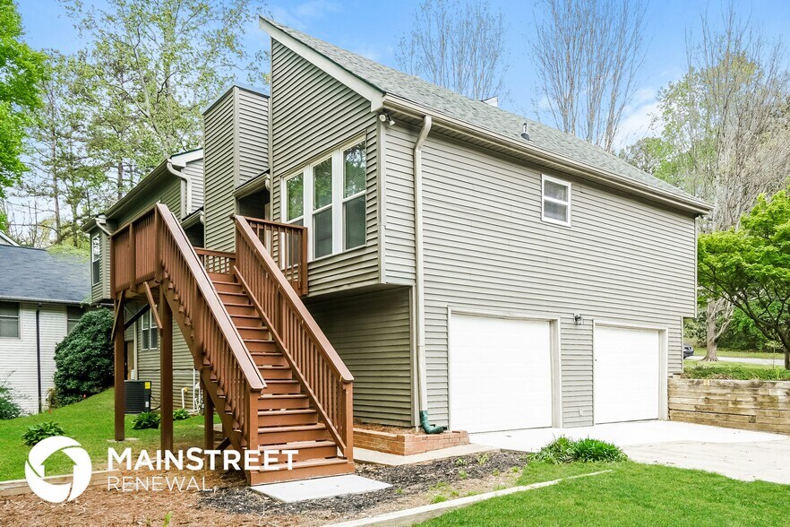 Building Photo - 701 Jamestown Pl