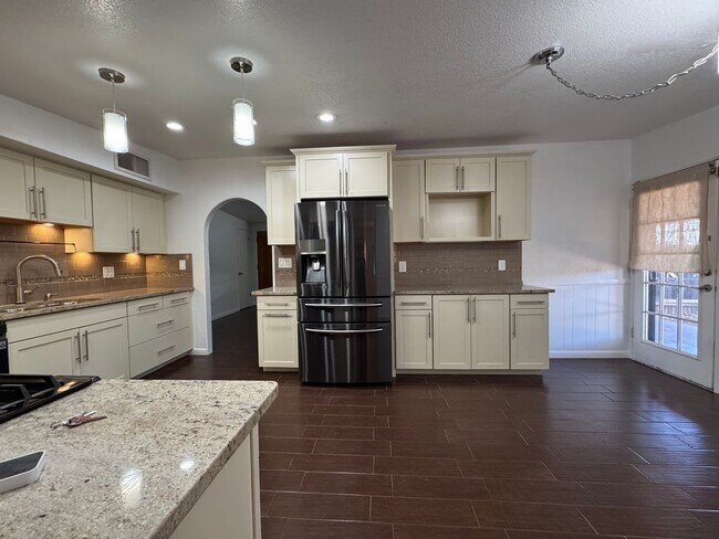 Building Photo - 3BR/2BA/2CG, with POOL, 1,396 sq.ft. rental in Sierra Vista, AZ