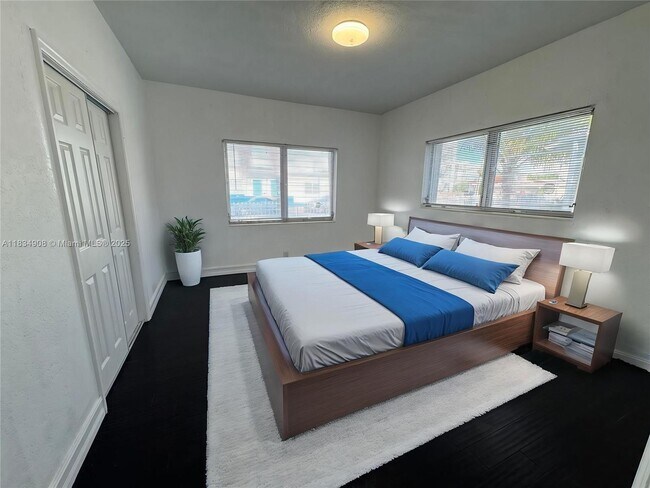Building Photo - 8140 Crespi Blvd