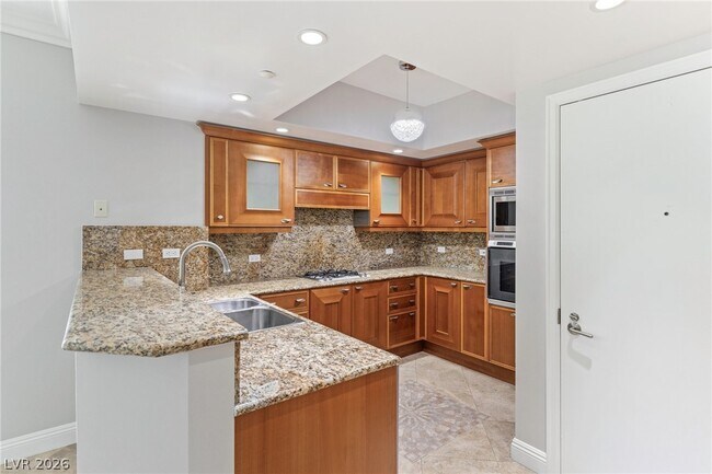 Building Photo - 2777 Paradise Rd