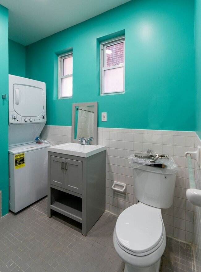 Building Photo - 5003 Pine St