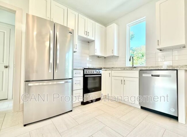 Building Photo - 728 Ellwood Ave