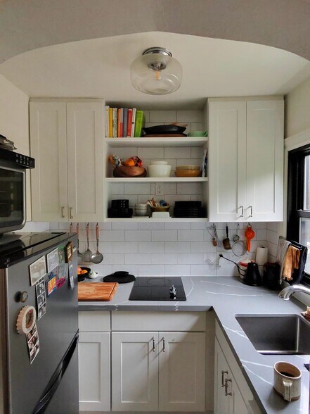 Building Photo - 909 4th Ave N