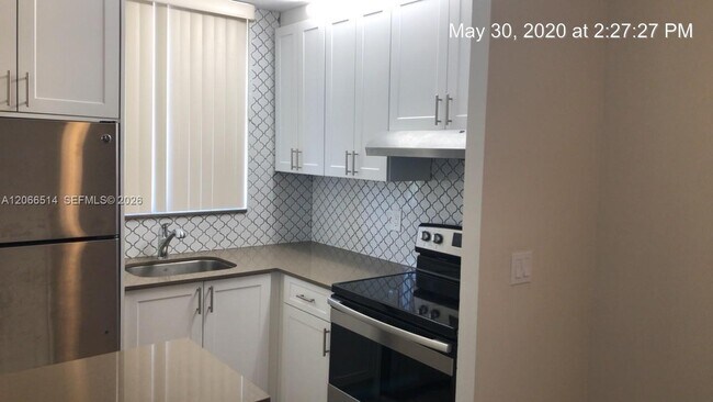 Building Photo - 1801 S Treasure Dr