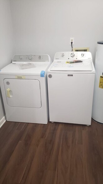 Brand new washer /dryer - 5816 Shallow Way