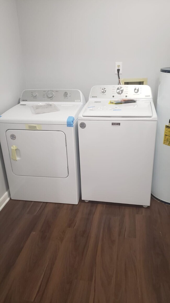 Brand new washer /dryer - 5816 Shallow Way