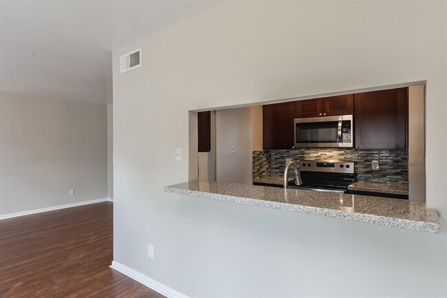 Building Photo - 1811 Stoney Brook Dr