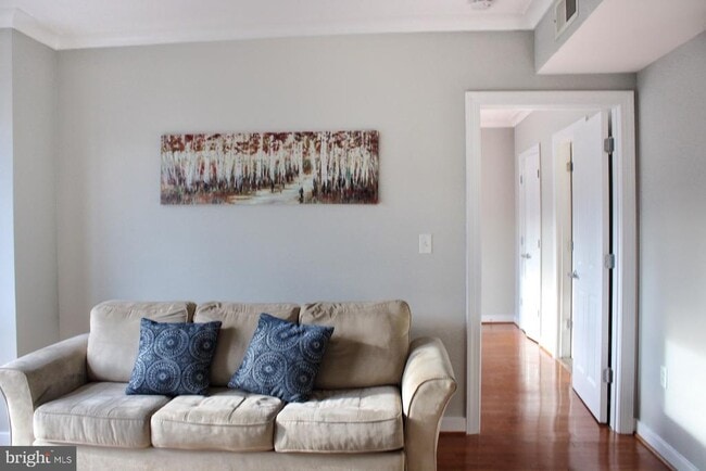 Building Photo - 777 7th St NW