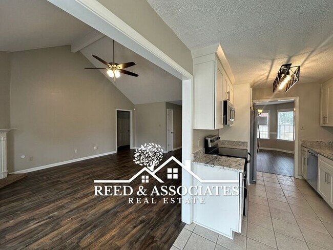 Building Photo - 3 Bedroom in Lakeland