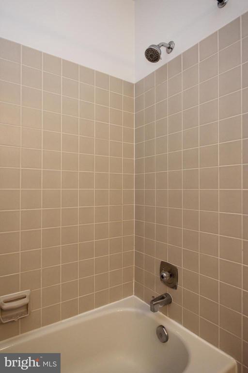 Building Photo - 436 N Park Dr