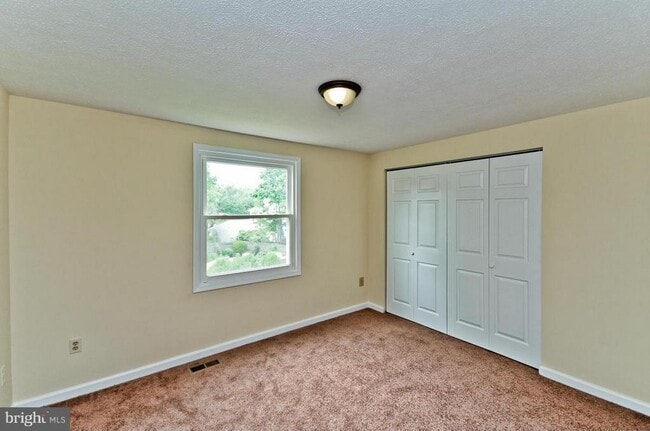 Building Photo - 8100 Irwell Ct