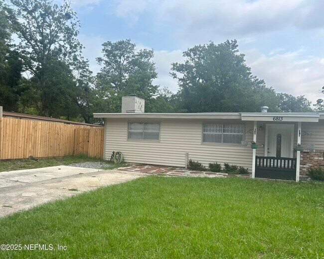 Building Photo - 6813 Gaillardia Rd S